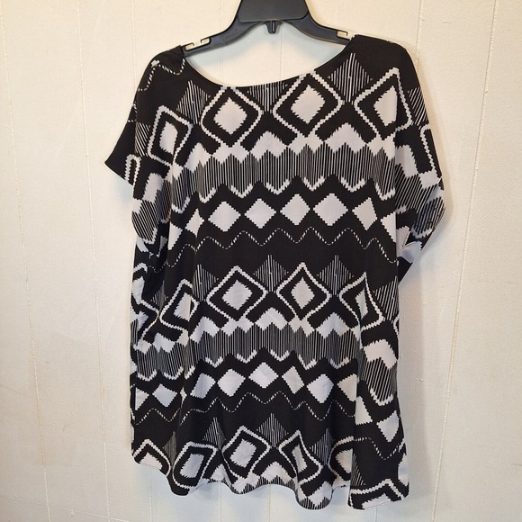 Lane Bryant Tops - Womens Lane Bryant‎ Black/White Short-Sleeve Shirt Beaded Blouse Plus Size 18/20